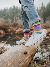 Load image into Gallery viewer, Dahlia Solmate Socks