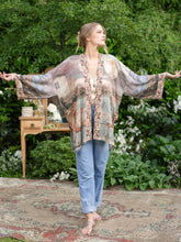 Load image into Gallery viewer, Imaginarium Matinee Cropped Kimono