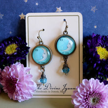 Load image into Gallery viewer, Loteria La Luna Crescent Moon Earrings