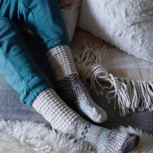 Load image into Gallery viewer, Seashell Slouch Solmate Socks