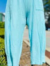 Load image into Gallery viewer, Cotton Gauze Capri Pant