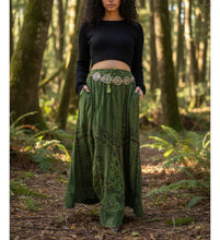 Load image into Gallery viewer, Pari Vintage Vibe Skirt with Pockets