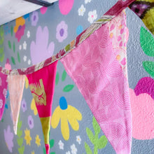 Load image into Gallery viewer, Saree Triangle Banner | Medium
