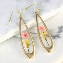 Load image into Gallery viewer, Pink Dried Flower Long Teardrop Gold Earrings