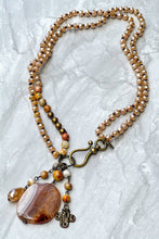 Load image into Gallery viewer, Gizelle Necklace in Taupe Mix