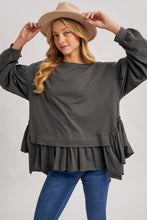 Load image into Gallery viewer, RUFFLED PEPLUM HEM OVERSIZED KNIT TOP