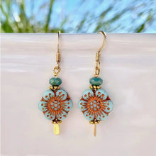 Load image into Gallery viewer, Flower Earrings