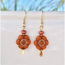 Load image into Gallery viewer, Flower Earrings