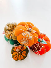 Load image into Gallery viewer, Saree Pumpkin