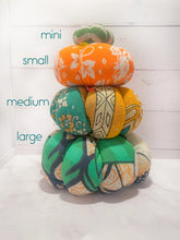 Load image into Gallery viewer, Saree Pumpkin