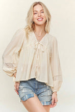Load image into Gallery viewer, SOLID LONG SLEEVES TOP WITH EYELET