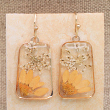 Load image into Gallery viewer, Cottage Floral Dried Sunflower Earring