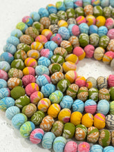 Load image into Gallery viewer, Saree Bead Garland | Pattern | Spring